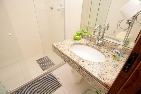 Apartamento para alugar com 81m², 2 quartos e sem vaga Apartamento para alugar com 81m², 2 quartos e sem vagaBanheiro quarto 1