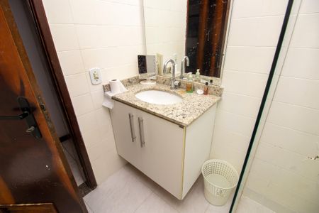 Apartamento para alugar com 81m², 2 quartos e sem vaga Apartamento para alugar com 81m², 2 quartos e sem vagaBanheiro Social