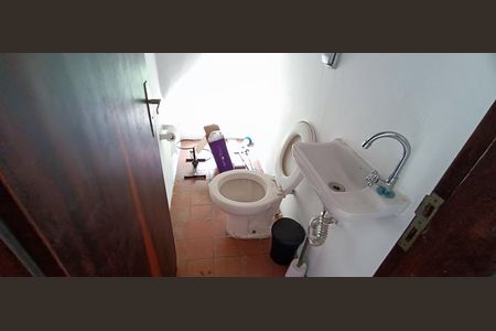 Casa à venda com 180m², 2 quartos e 2 vagasLavabo