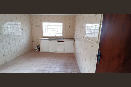 Casa à venda com 180m², 2 quartos e 2 vagasCozinha