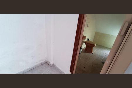 Casa à venda com 180m², 2 quartos e 2 vagasBanheiro