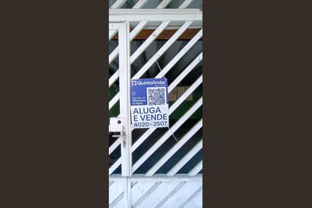 Casa à venda com 180m², 2 quartos e 2 vagasPlaca