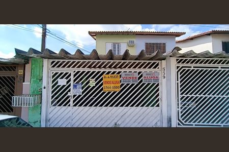 Casa à venda com 180m², 2 quartos e 2 vagasFachada