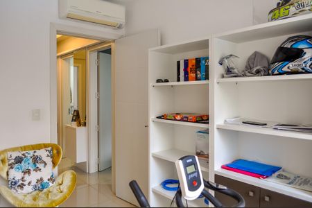 Casa de condomínio à venda com 265m², 3 quartos e 2 vagasEscritório