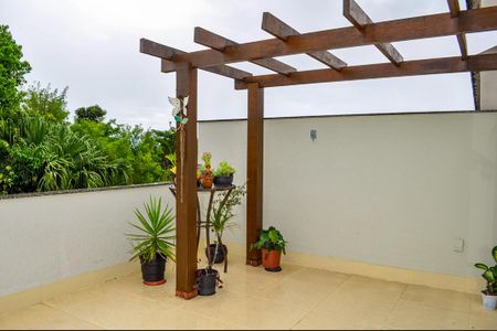 Casa de condomínio à venda com 265m², 3 quartos e 2 vagasCobertura