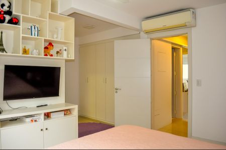 Casa de condomínio à venda com 265m², 3 quartos e 2 vagasSuíte 1