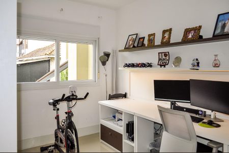 Casa de condomínio à venda com 265m², 3 quartos e 2 vagasEscritório