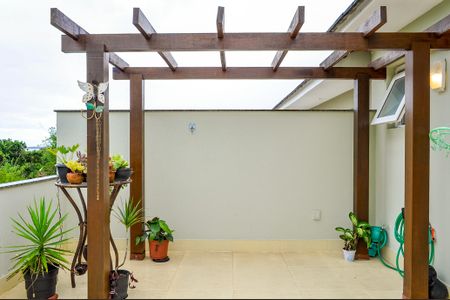 Casa de condomínio à venda com 265m², 3 quartos e 2 vagasCobertura