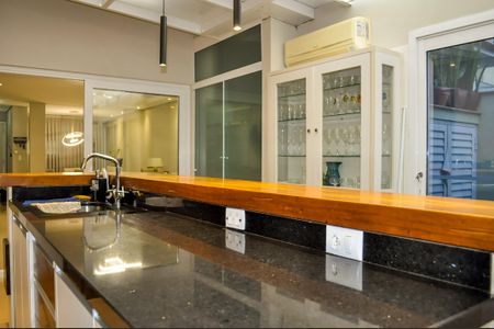 Casa de condomínio à venda com 265m², 3 quartos e 2 vagasCozinha