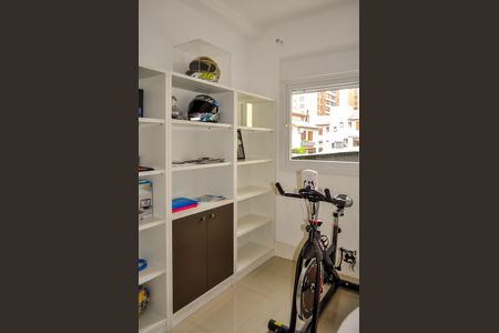 Casa de condomínio à venda com 265m², 3 quartos e 2 vagasEscritório