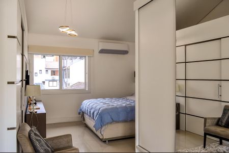 Casa de condomínio à venda com 265m², 3 quartos e 2 vagasSuíte 2