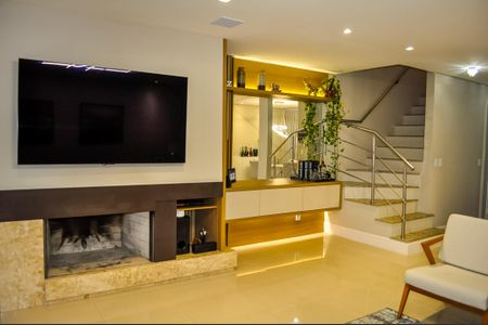 Casa de condomínio à venda com 265m², 3 quartos e 2 vagasSala