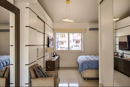 Casa de condomínio à venda com 265m², 3 quartos e 2 vagasSuíte 2