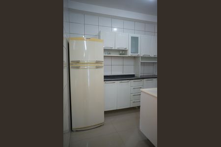 Apartamento para alugar com 50m², 2 quartos e 1 vaga Apartamento para alugar com 50m², 2 quartos e 1 vagaCozinha - Armários