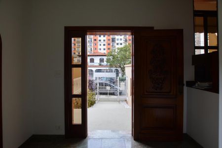 VISTA ENTRADA de casa à venda com 3 quartos, 350m² em Vila Sonia, São Paulo