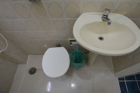 Casa à venda com 350m², 3 quartos e 4 vagasBANHEIRO PISO INFERIOR