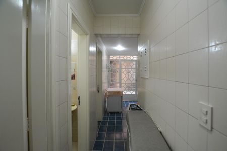 Casa à venda com 350m², 3 quartos e 4 vagasCORREDOR PISO INFERIOR