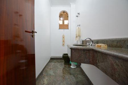 Casa à venda com 350m², 3 quartos e 4 vagasLAVABO 