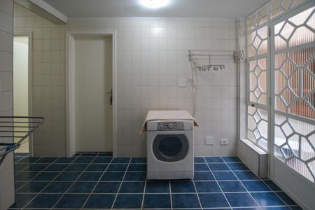 Casa à venda com 350m², 3 quartos e 4 vagasAREA DE SRVIÇO