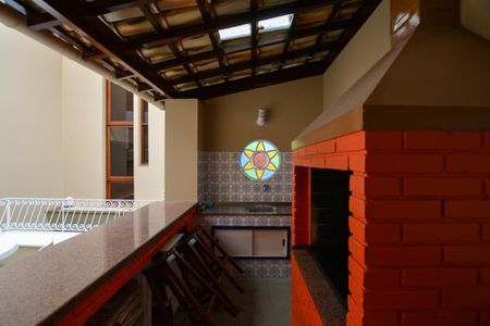 Casa à venda com 350m², 3 quartos e 4 vagasCHURRASQUEIRA