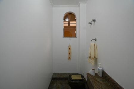 Casa à venda com 350m², 3 quartos e 4 vagasLAVABO 