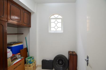 Casa à venda com 350m², 3 quartos e 4 vagasQUARTO (PEQUENO) 1 PISO INFERIOR