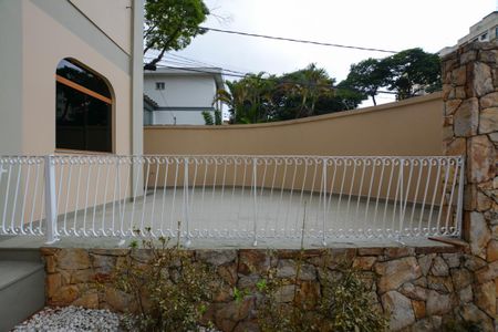 Casa à venda com 350m², 3 quartos e 4 vagasAREA EXTERNA - FRENTE DA CASA