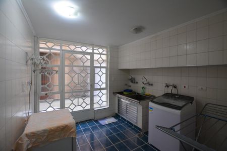 Casa à venda com 350m², 3 quartos e 4 vagasAREA DE SRVIÇO
