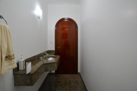 Casa à venda com 350m², 3 quartos e 4 vagasLAVABO 