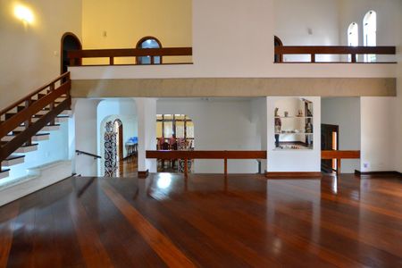 Casa à venda com 350m², 3 quartos e 4 vagasSALA