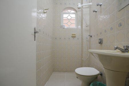 Casa à venda com 350m², 3 quartos e 4 vagasBANHEIRO PISO INFERIOR