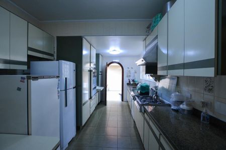 COZINHA de casa à venda com 3 quartos, 350m² em Vila Sonia, São Paulo