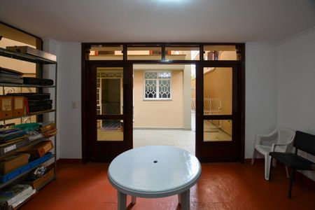 Casa à venda com 350m², 3 quartos e 4 vagasSALÃO