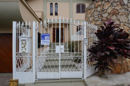 Casa à venda com 350m², 3 quartos e 4 vagasFACHADA