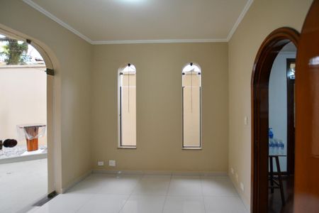 Casa à venda com 350m², 3 quartos e 4 vagasSALA 2 