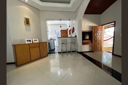 Casa à venda com 160m², 2 quartos e 3 vagas