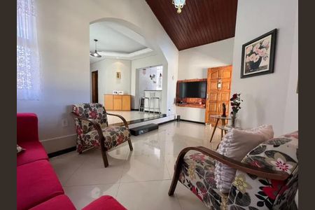 Casa à venda com 160m², 2 quartos e 3 vagas