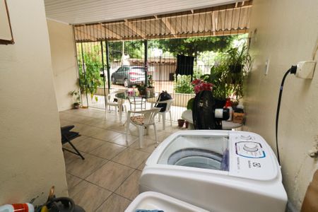 Casa à venda com 100m², 2 quartos e sem vagaÁrea de Serviço