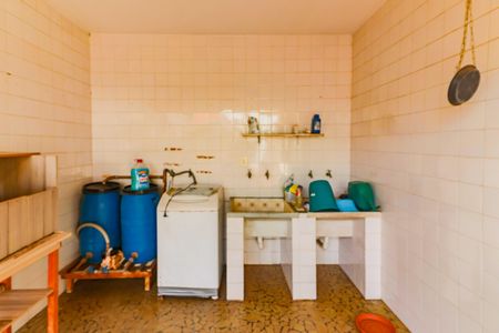 Casa à venda com 256m², 3 quartos e 2 vagasLavanderia