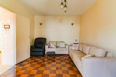 Casa à venda com 256m², 3 quartos e 2 vagasSala