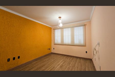 Casa para alugar com 100m², 3 quartos e 2 vagas Casa para alugar com 100m², 3 quartos e 2 vagasSala