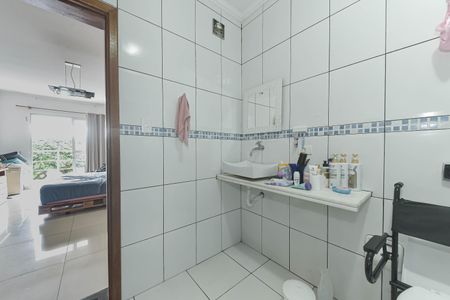 Casa à venda com 170m², 6 quartos e 2 vagasBanheiro da Suíte 2