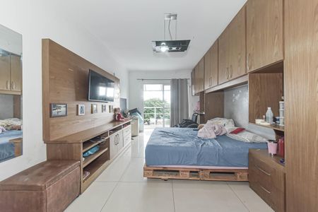 Casa à venda com 170m², 6 quartos e 2 vagasSuíte 2