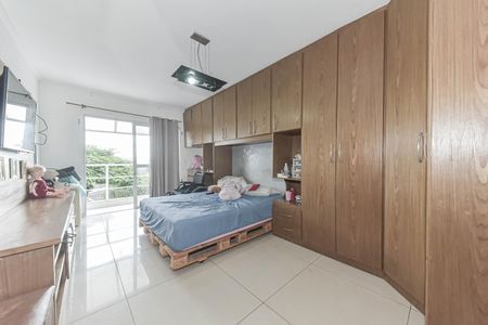 Casa à venda com 170m², 6 quartos e 2 vagasSuíte 2