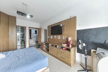 Casa à venda com 170m², 6 quartos e 2 vagasSuíte 2