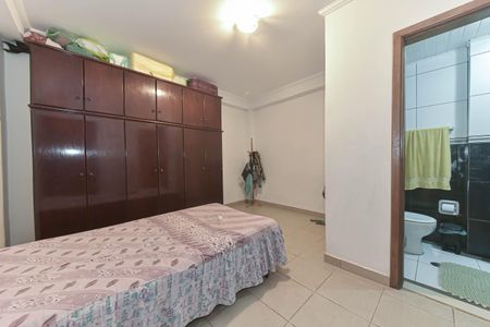 Casa à venda com 170m², 6 quartos e 2 vagasCasa 2 - Suíte 3