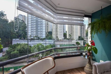 Apartamento à venda com 160m², 3 quartos e 2 vagasVaranda