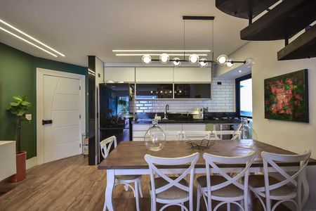 Apartamento à venda com 160m², 3 quartos e 2 vagasCozinha