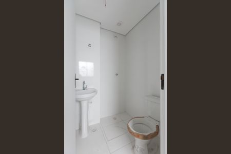 Casa de condomínio à venda com 33m², 2 quartos e sem vaga Casa de condomínio à venda com 33m², 2 quartos e sem vagaBanheiro