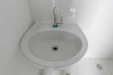 Casa de condomínio à venda com 33m², 2 quartos e sem vaga Casa de condomínio à venda com 33m², 2 quartos e sem vagaBanheiro